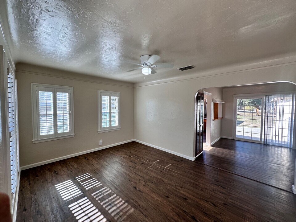 4735 N Thorne Ave in Fresno, CA - Building Photo