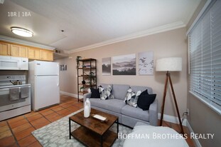 227 16th St, Unit 313 in San Diego, CA - Building Photo