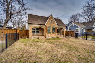 605-607 W Page Ave in Dallas, TX - Building Photo - Building Photo