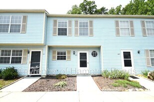 313 Gaylor Ln in Newport News, VA - Building Photo