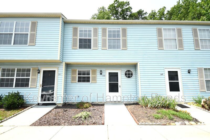 313 Gaylor Ln in Newport News, VA - Building Photo