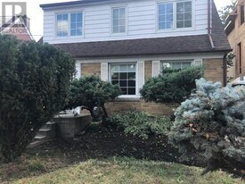 159 Avondale Ave in Toronto, ON - Building Photo