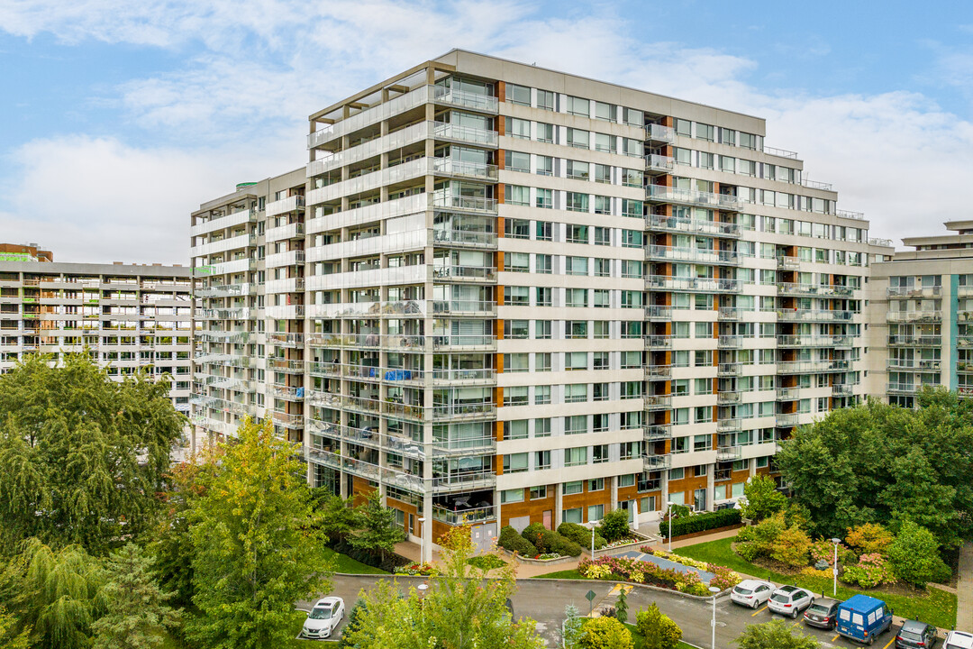 Cité Nature in Montréal, QC - Building Photo