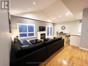 38 Hurst Dr in Barrie, ON - Building Photo - Building Photo