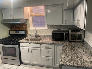 2245 S Braddock Ave in Pittsburgh, PA - Building Photo - Building Photo