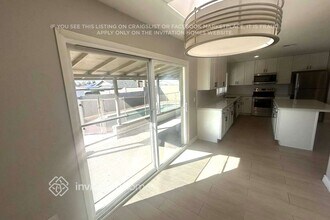 11012 N 47th Ave in Glendale, AZ - Foto de edificio - Building Photo