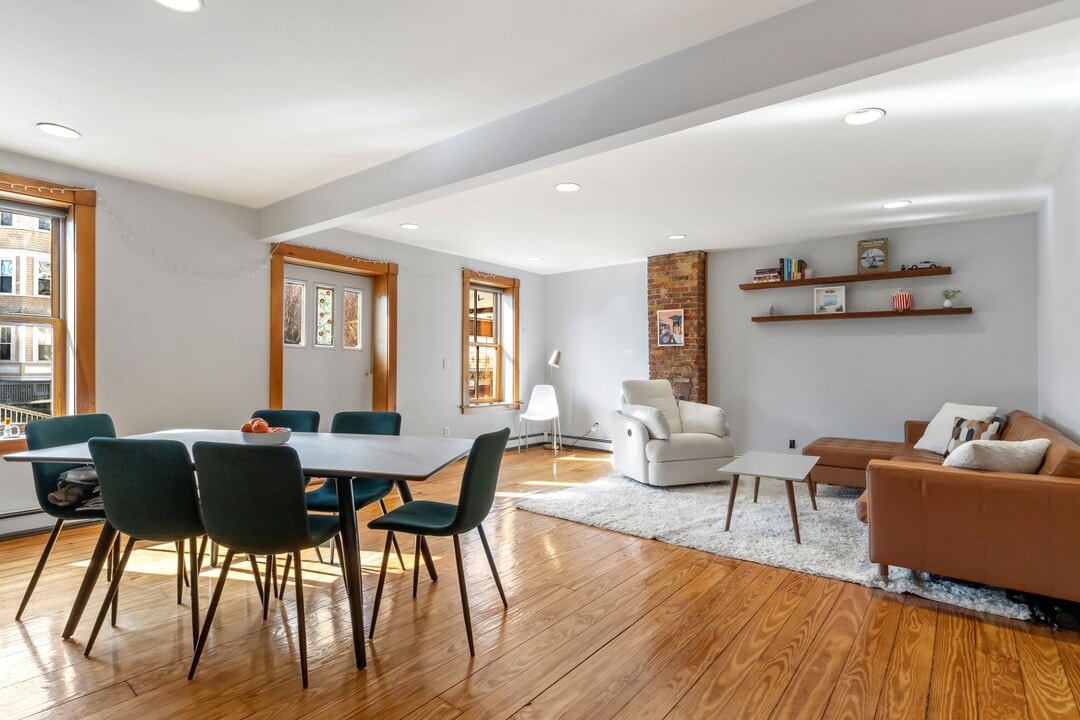 71 Boylston St in Brookline, MA - Building Photo