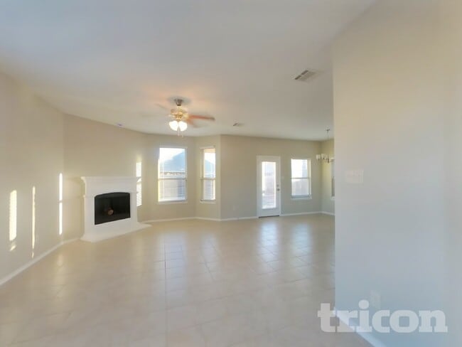 8928 Deadwood Ln in Aubrey, TX - Building Photo - Building Photo