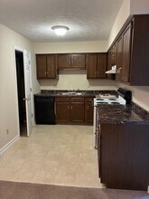 1760 Beechwood Ave NE, Unit Beechwood in North Canton, OH - Foto de edificio - Building Photo