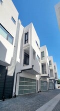 Newly Built Tri-Level Townhome with 3 Bedr in Los Angeles, CA - Building Photo - Building Photo