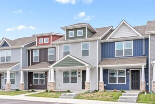 111 Davis Rdg Ln in Clarksville, TN - Building Photo