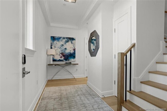 302 Park Ave in New Canaan, CT - Building Photo - Building Photo