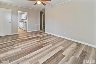 2509 White Oak Ave, Unit 1-823 in Durham, NC - Building Photo - Building Photo