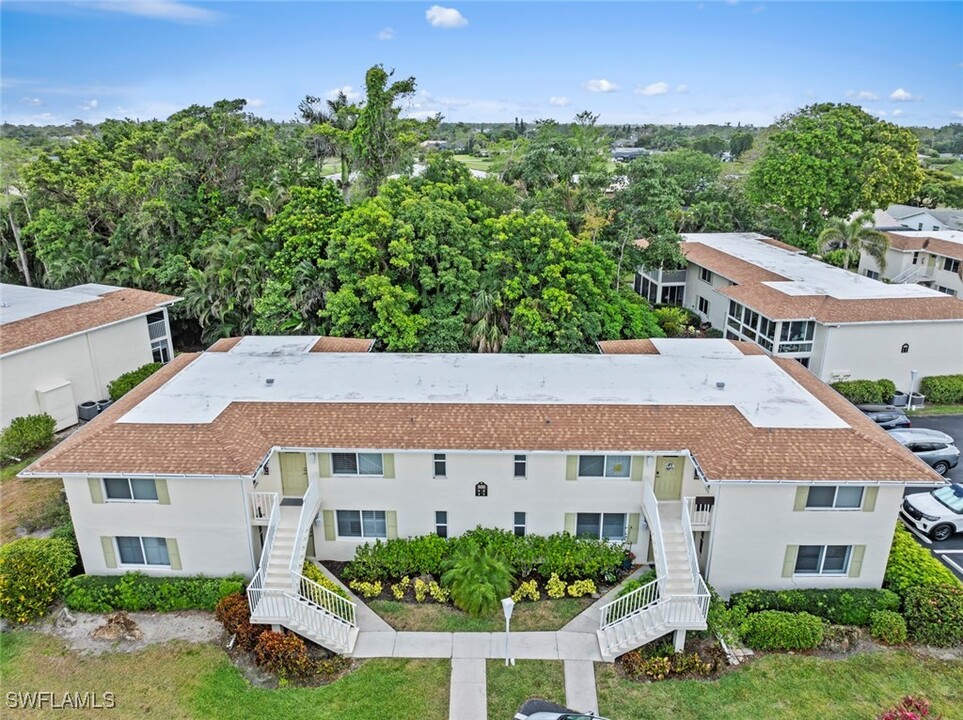 500 Teryl Rd in Naples, FL - Building Photo