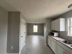 705 Ogeechee Dr E in Statesboro, GA - Building Photo - Building Photo