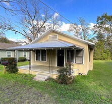 2992 Jefferson St in Marianna, FL - Building Photo