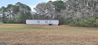 2611 Sharpsburg McCollum Rd in Newnan, GA - Building Photo