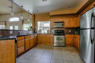 Solana Apartments in Las Vegas, NV - Building Photo - Building Photo