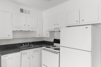 Cliff Place in Birmingham, AL - Foto de edificio - Interior Photo