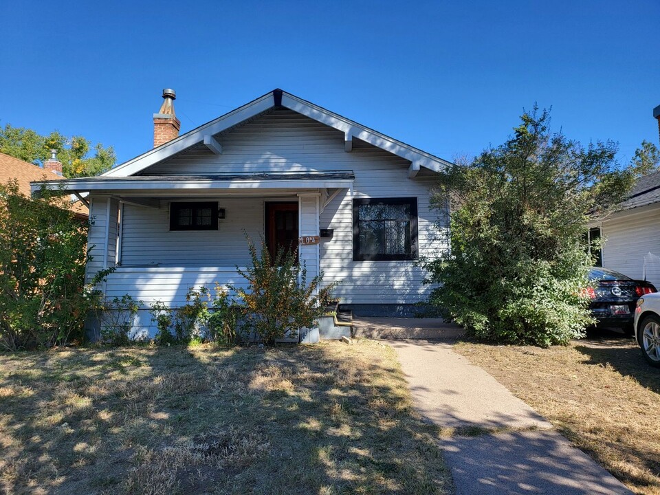 104 E Pershing Blvd in Cheyenne, WY - Building Photo