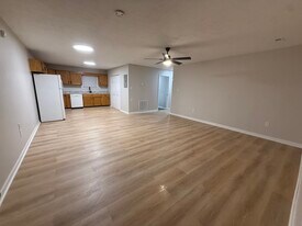 135 Anzie Way, Unit D3 in Harriman, TN - Building Photo