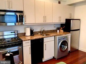 219 S 18th St in Philadelphia, PA - Building Photo - Building Photo