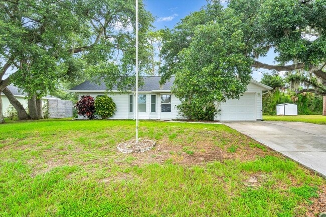 5852 Brickell Dr in North Port, FL - Foto de edificio - Building Photo