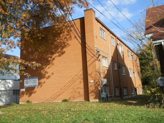 1522-1534 Cedar Ave in Cincinnati, OH - Foto de edificio - Building Photo