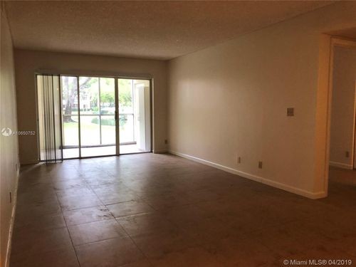 9855 Westview Dr-Unit -7A in Coral Springs, FL - Building Photo - Building Photo