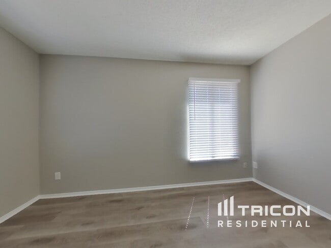 3827 W Gelding Dr in Phoenix, AZ - Building Photo - Building Photo