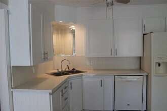 409 W Main St in Azle, TX - Foto de edificio - Building Photo