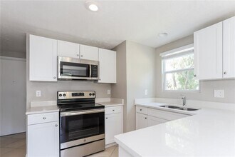 2937 Maiden Ln in Sarasota, FL - Building Photo - Building Photo