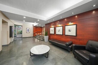 4970 N Marine Dr, Unit 229 in Chicago, IL - Building Photo - Building Photo