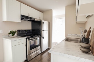 Lamar Village Apartments in Arvada, CO - Building Photo - Building Photo