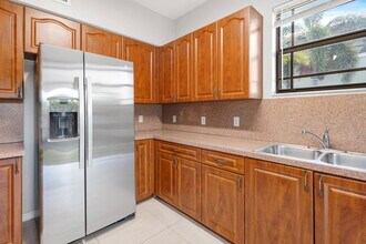 3585 NE 5th St in Homestead, FL - Building Photo - Building Photo