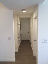 23621 Del Monte Dr, Unit 327 in Santa Clarita, CA - Building Photo - Building Photo