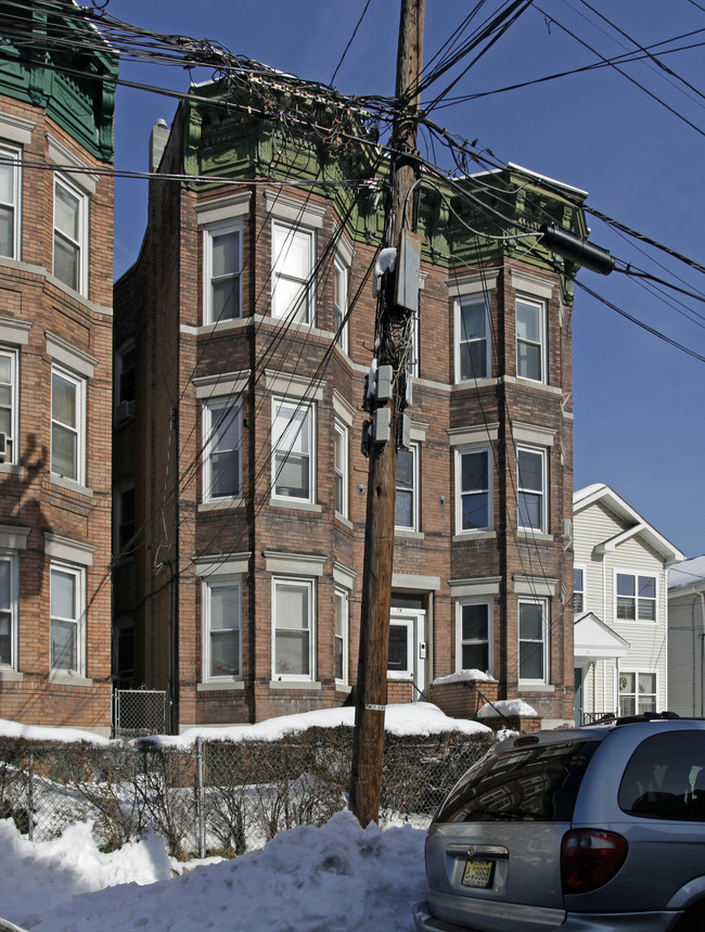 78 Bostwick Ave in Jersey City, NJ - Building Photo - Building Photo