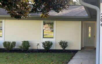204 Tuscarora Ct in St. Marys, GA - Foto de edificio - Building Photo