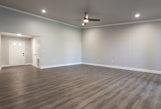 The Silkwood Apartments in Sarasota, FL - Building Photo - Interior Photo