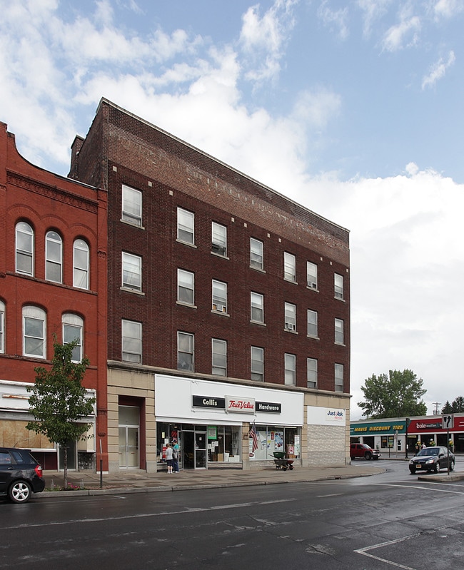 100-108 Main St in Herkimer, NY - Foto de edificio - Building Photo