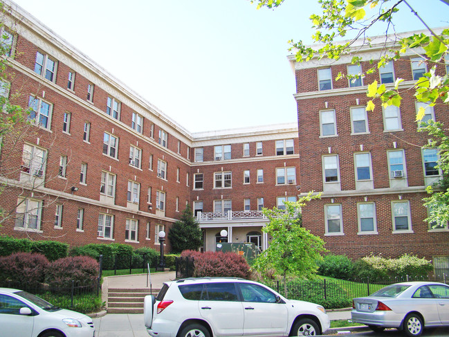 Maycroft Apartments in Washington, DC - Building Photo - Building Photo