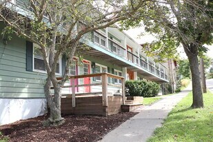320 Hillview Pl, Unit 2 in Ithaca, NY - Building Photo
