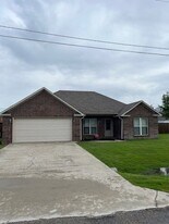 326 Linda Dr in Bono, AR - Building Photo