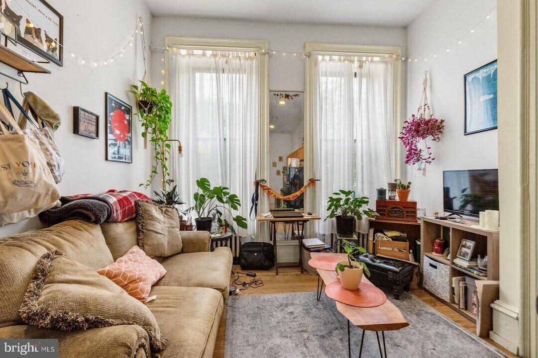 769 S 12th St-Unit -A in Philadelphia, PA - Building Photo