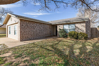 5530 Fordham St in Lubbock, TX - Building Photo - Building Photo