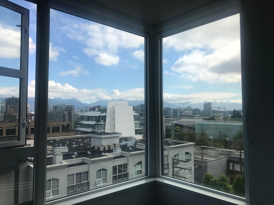 538 7th Av W in Vancouver, BC - Building Photo