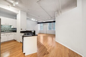 161 W Harrison St in Chicago, IL - Building Photo - Building Photo