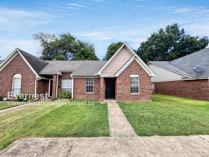5883 Garden Walk W in Southaven, MS - Building Photo