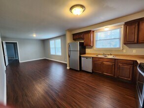 2221 Green Acres Dr in Clarksville, TN - Building Photo - Building Photo