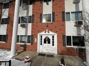 255 Elmwood Ave in Lake Geneva, WI - Building Photo - Building Photo